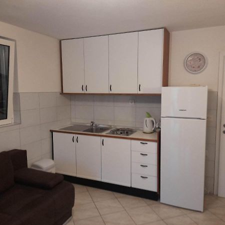 Franko Apartmani Zambratija  Luaran gambar