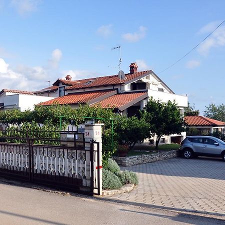 Franko Apartmani Zambratija  Luaran gambar