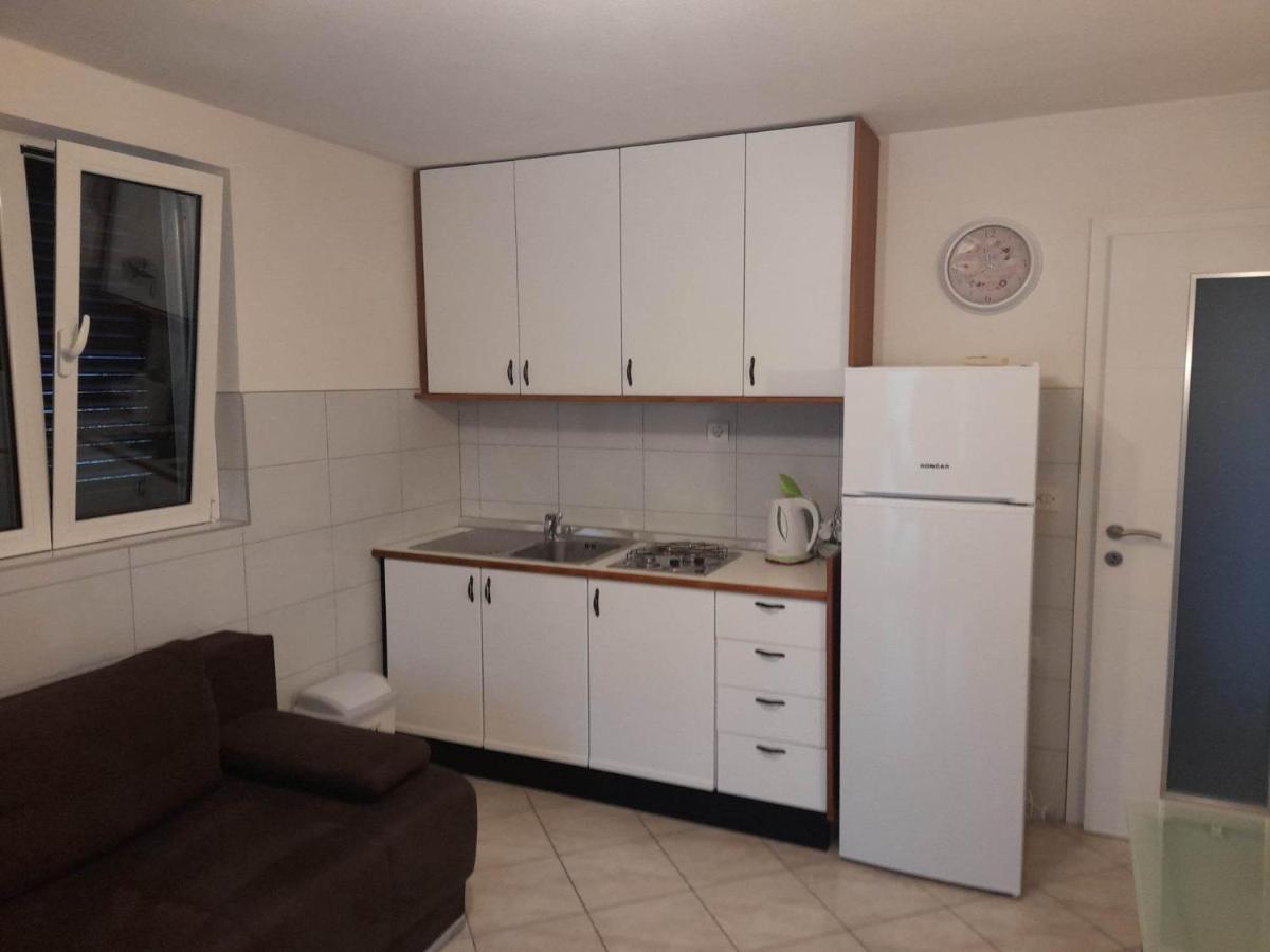 Franko Apartmani Zambratija  Luaran gambar