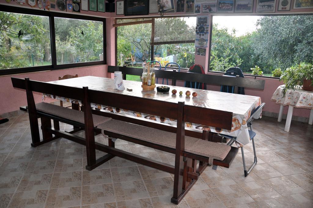 Franko Apartmani Zambratija  Luaran gambar