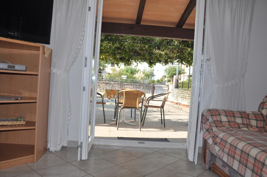 Franko Apartmani Zambratija  Luaran gambar
