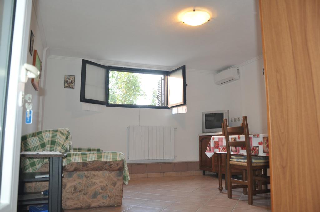 Franko Apartmani Zambratija  Luaran gambar