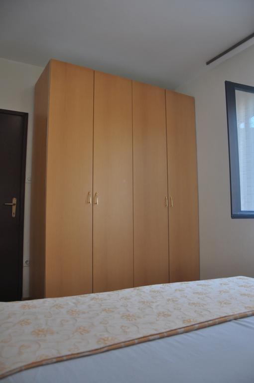 Franko Apartmani Zambratija  Luaran gambar