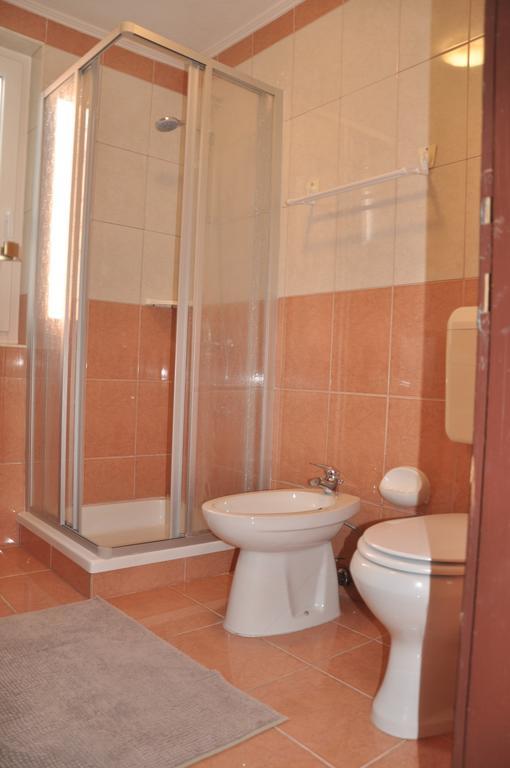 Franko Apartmani Zambratija  Luaran gambar
