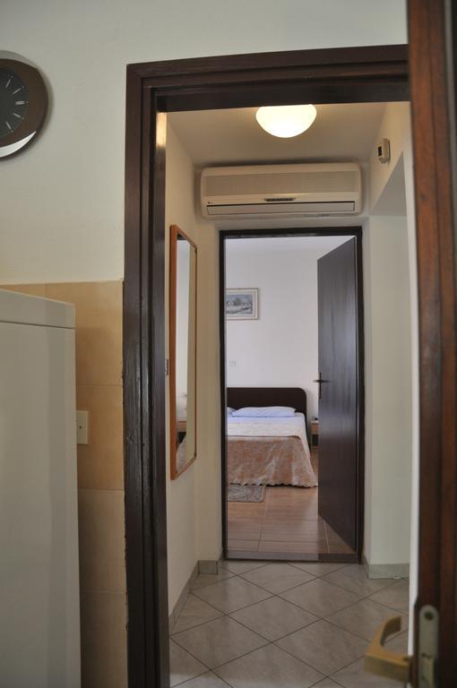 Franko Apartmani Zambratija  Luaran gambar