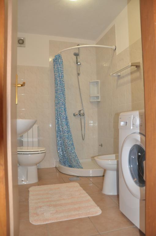 Franko Apartmani Zambratija  Luaran gambar