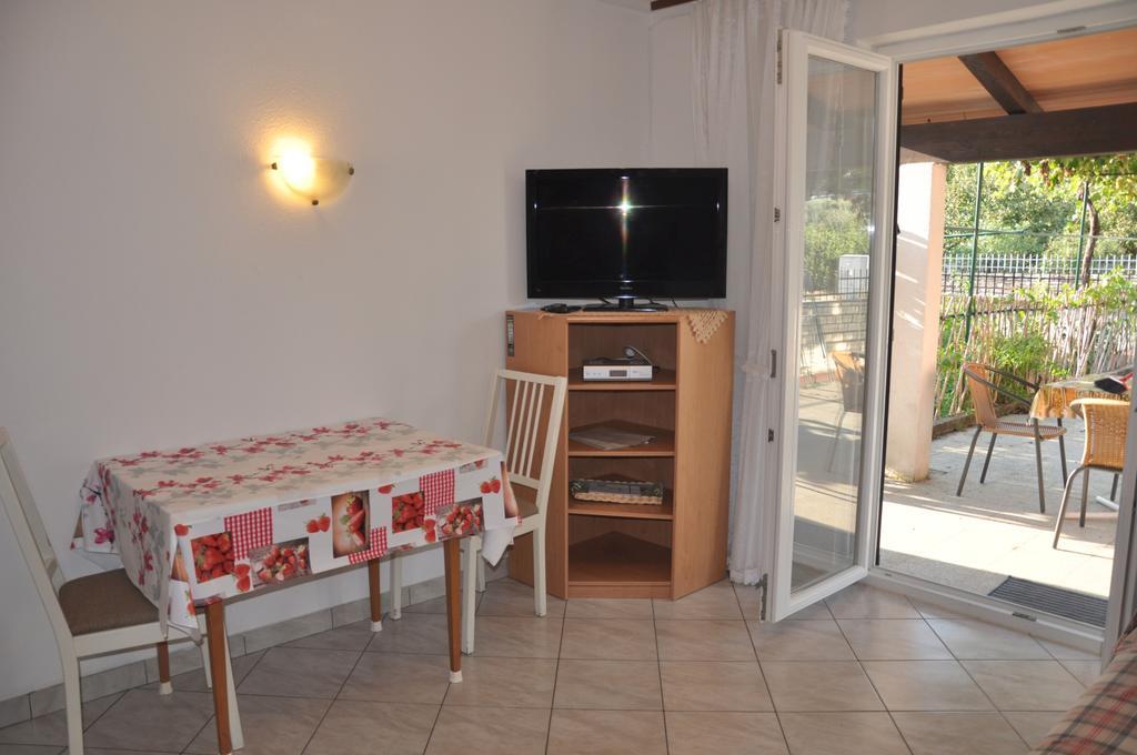 Franko Apartmani Zambratija  Luaran gambar